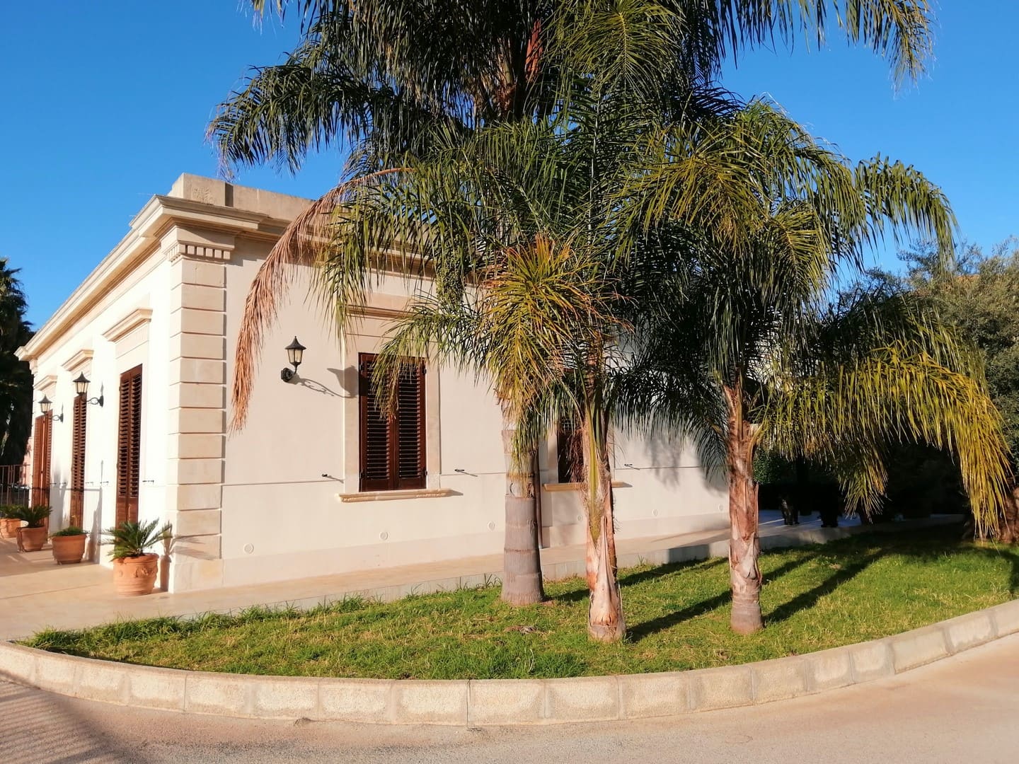 detached villa for sale in syracuse sicily
