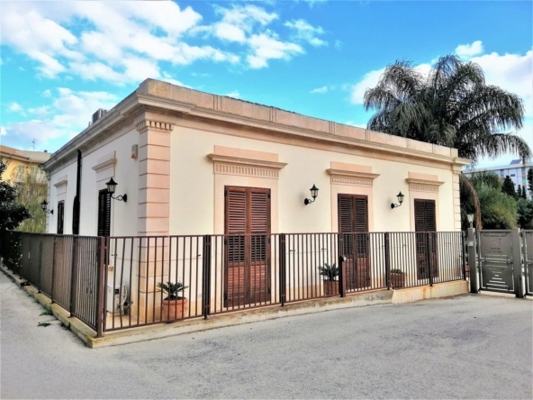 detached villa for sale in syracuse sicily