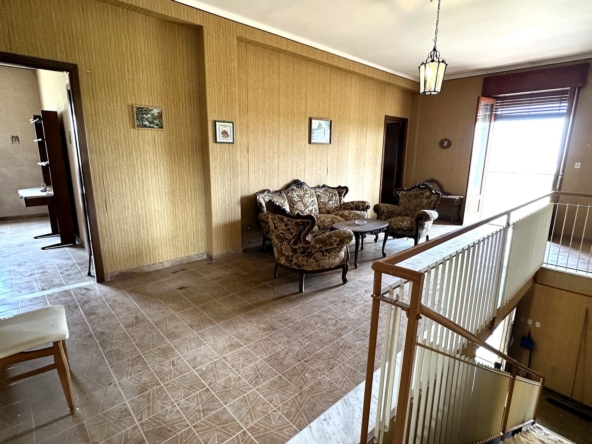 big villa for sale to renovate with garden 4km from the sea near Brucoli Augusta Sicily