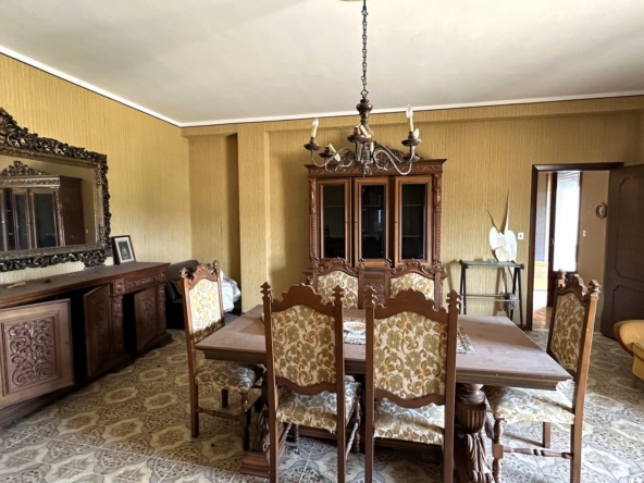 big villa for sale to renovate with garden 4km from the sea near Brucoli Augusta Sicily