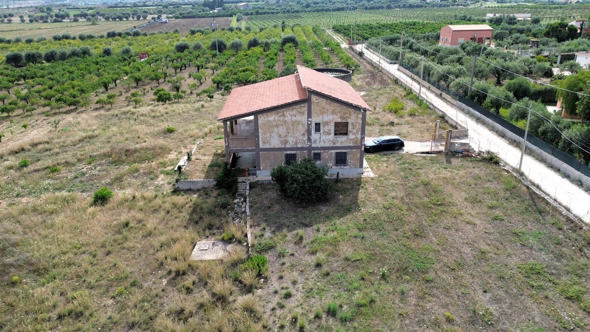 big villa for sale to renovate with garden 4km from the sea near Brucoli Augusta Sicily