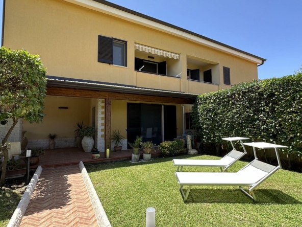 renovated villa for sale in Syracuse Sicily