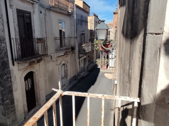 detached home to renovate forsale in palazzolo sicily