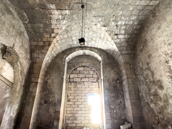 historical farmhouse with land to renovate forsale in syracuse sicily