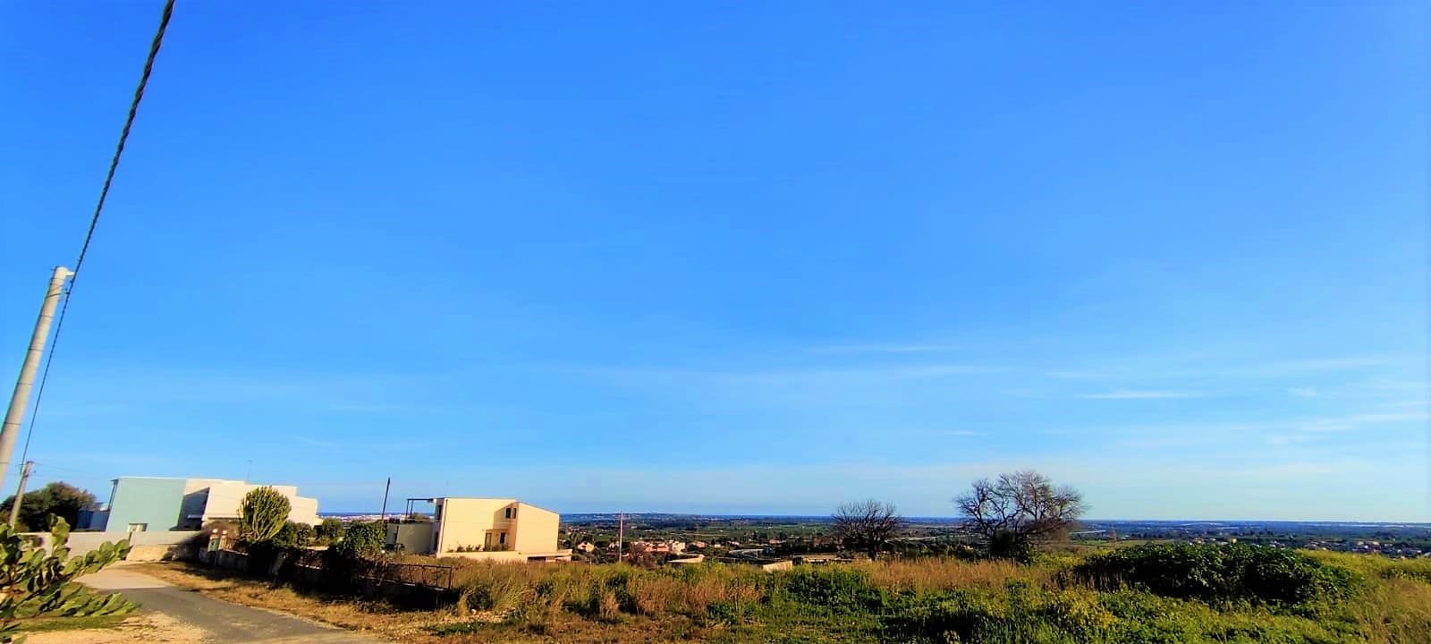 panoramic villa with garden forsale in syracuse sicily