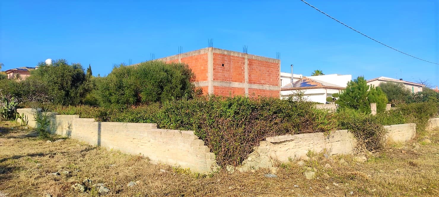 panoramic villa with garden forsale in syracuse sicily