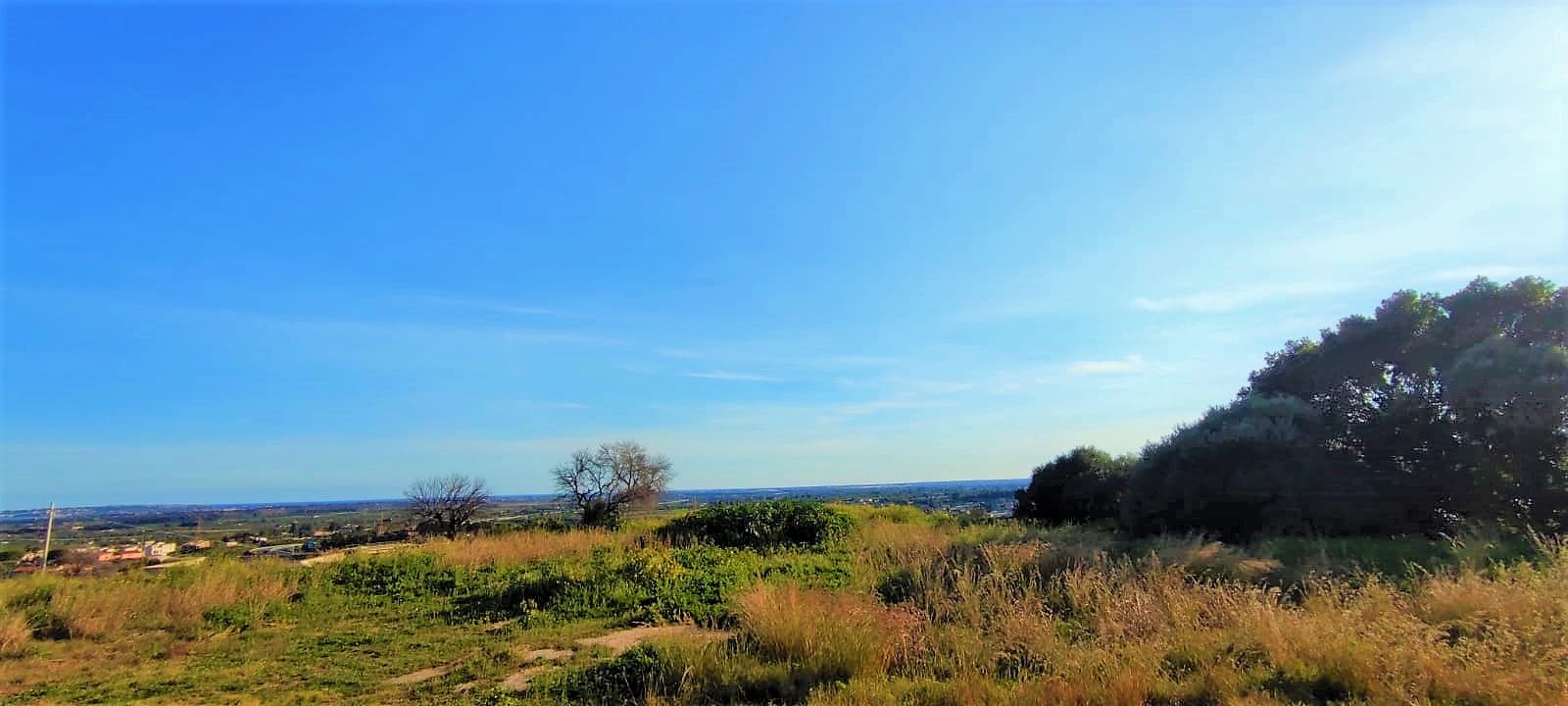 panoramic villa with garden forsale in syracuse sicily