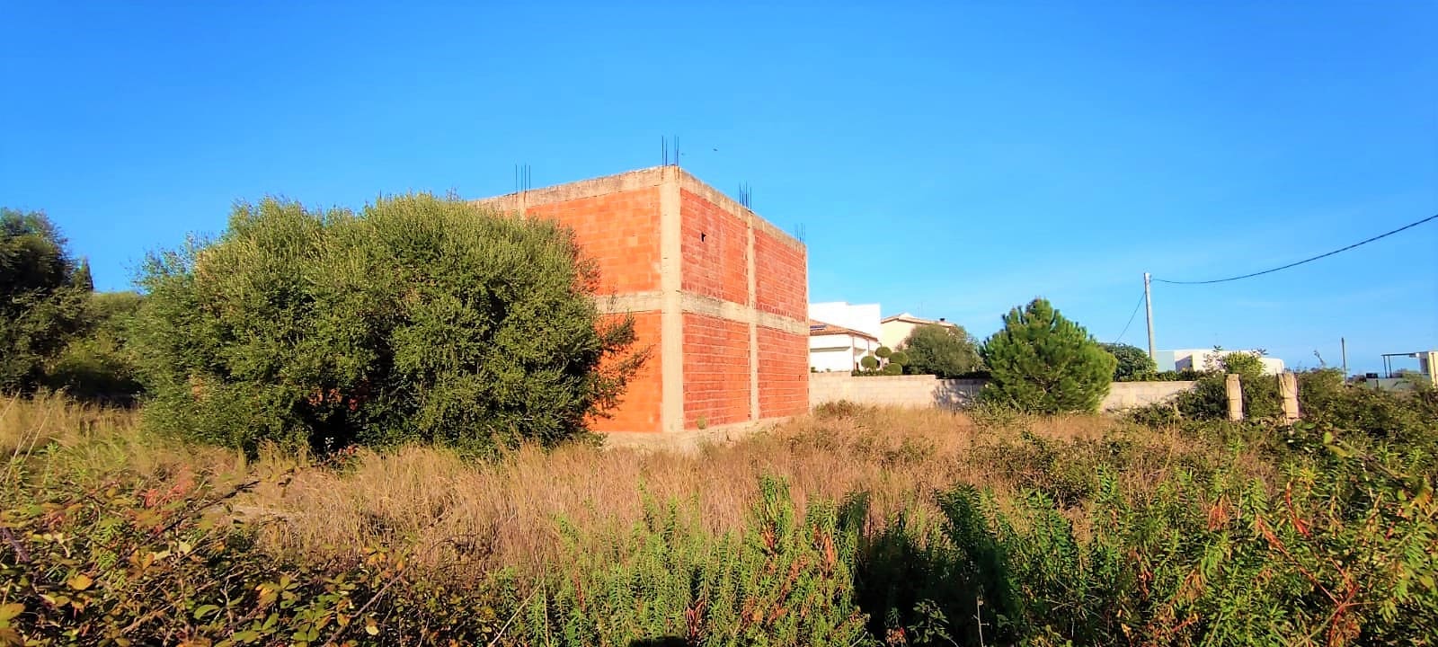 panoramic villa with garden forsale in syracuse sicily