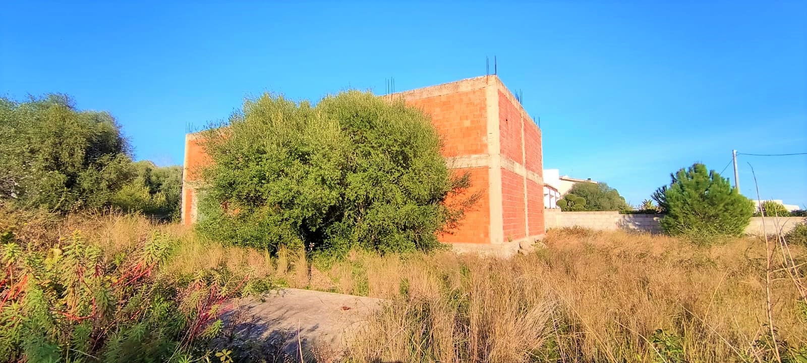 panoramic villa with garden forsale in syracuse sicily