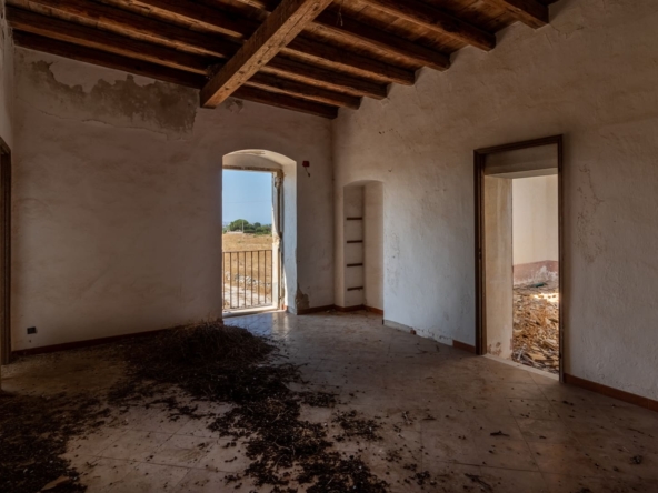 seaview farmhouse with land forsale in plemmirio syracuse sicily
