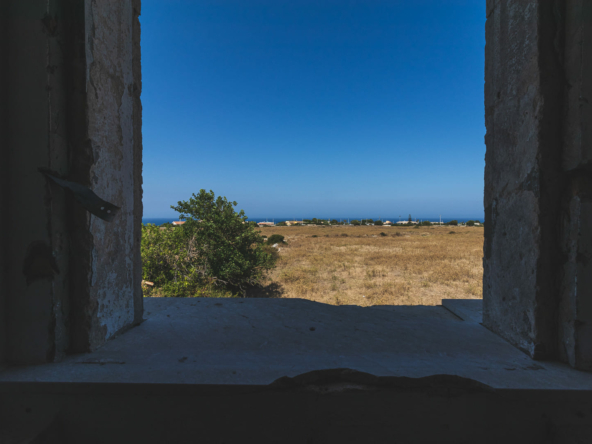 seaview farmhouse with land forsale in plemmirio syracuse sicily