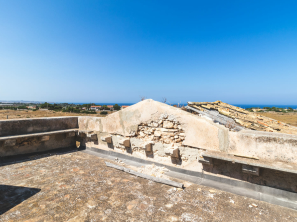 seaview farmhouse with land forsale in plemmirio syracuse sicily