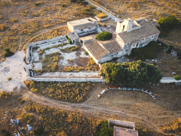 seaview farmhouse with land forsale in plemmirio syracuse sicily