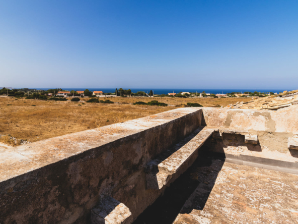 seaview farmhouse with land forsale in plemmirio syracuse sicily