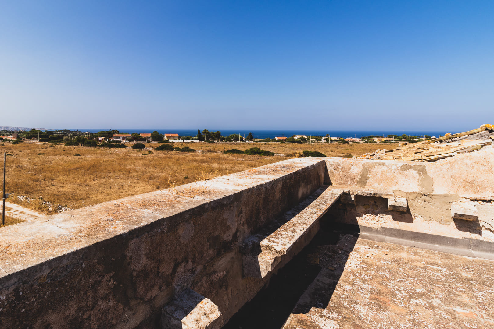 seaview farmhouse with land forsale in plemmirio syracuse sicily
