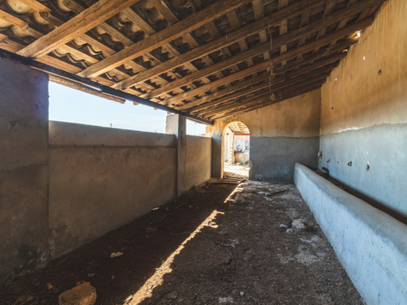 seaview farmhouse with land forsale in plemmirio syracuse sicily