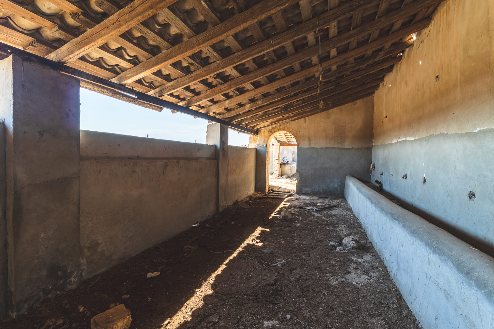 seaview farmhouse with land forsale in plemmirio syracuse sicily
