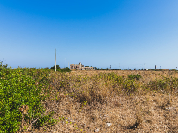seaview farmhouse with land forsale in plemmirio syracuse sicily