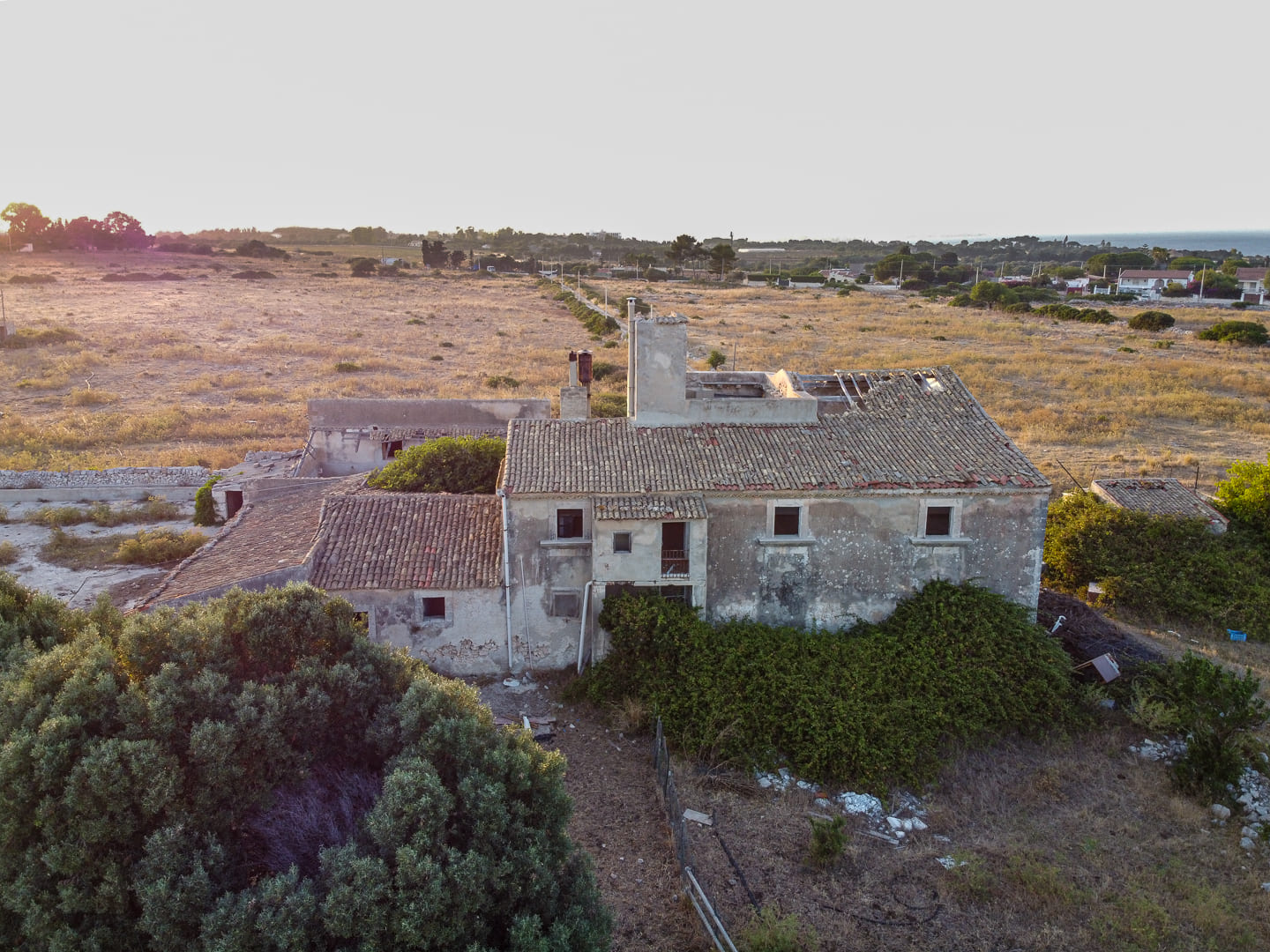 seaview farmhouse with land forsale in plemmirio syracuse sicily