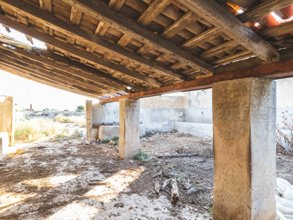 seaview farmhouse with land forsale in plemmirio syracuse sicily