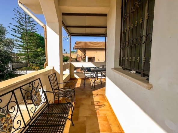 villa for sale 1km from the sea fanusa syracuse sicily