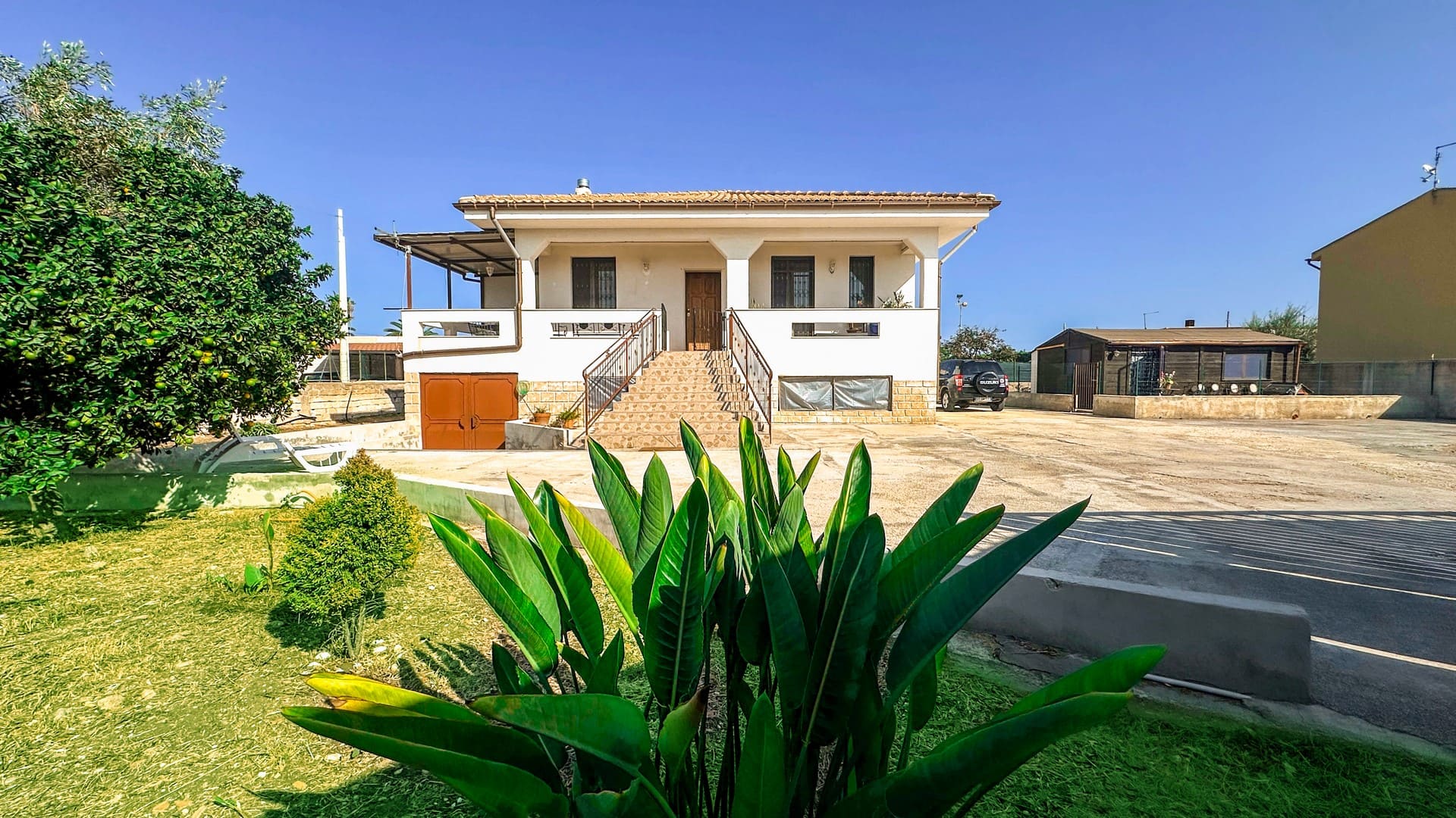 villa for sale 1km from the sea fanusa syracuse sicily