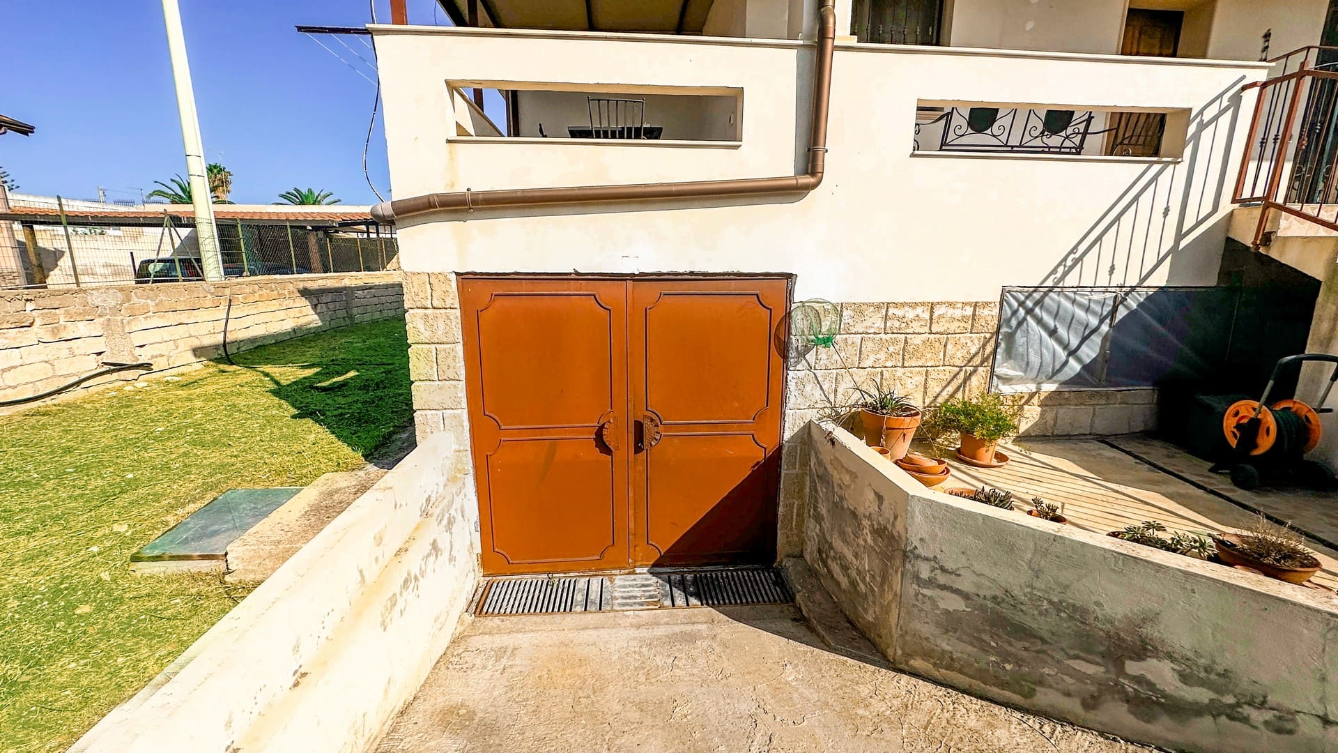 villa for sale 1km from the sea fanusa syracuse sicily