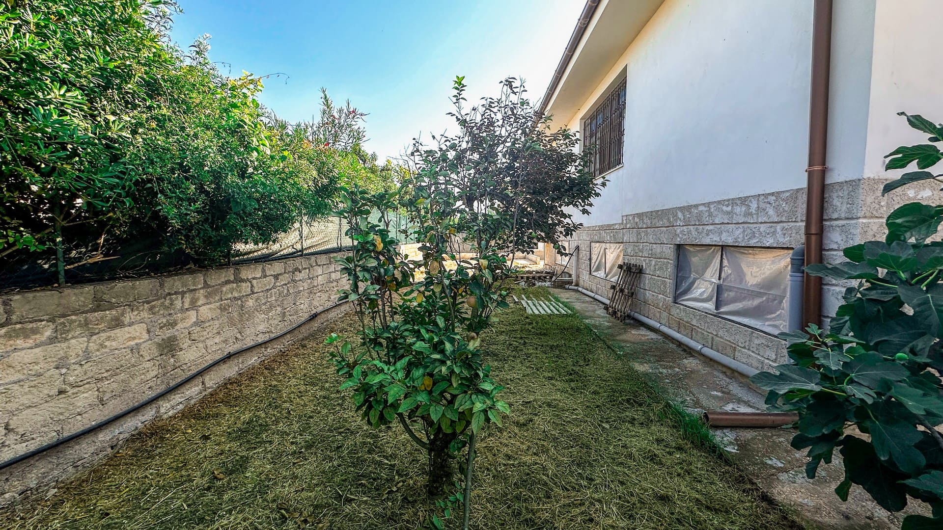villa for sale 1km from the sea fanusa syracuse sicily