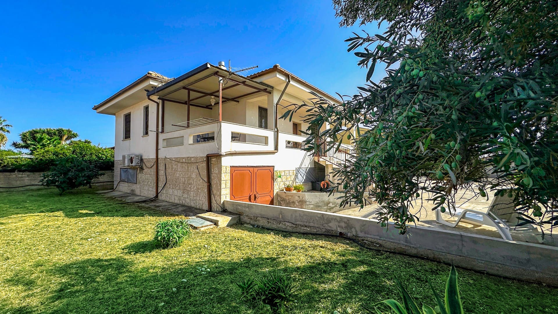 villa for sale 1km from the sea fanusa syracuse sicily