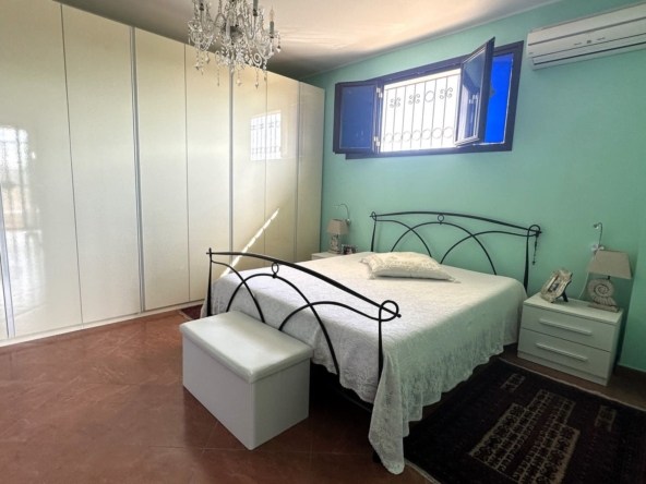 villa for sale 1km from the sea fanusa syracuse sicily