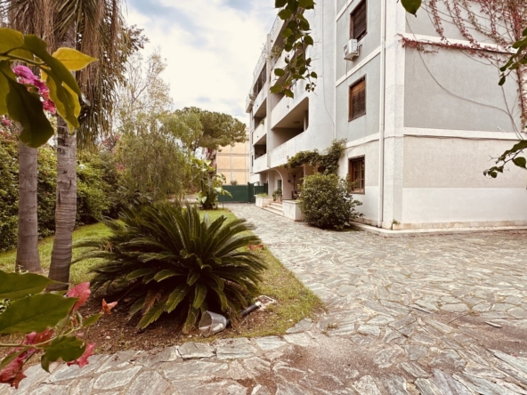 apartment with private garden for sale in syracuse sicily