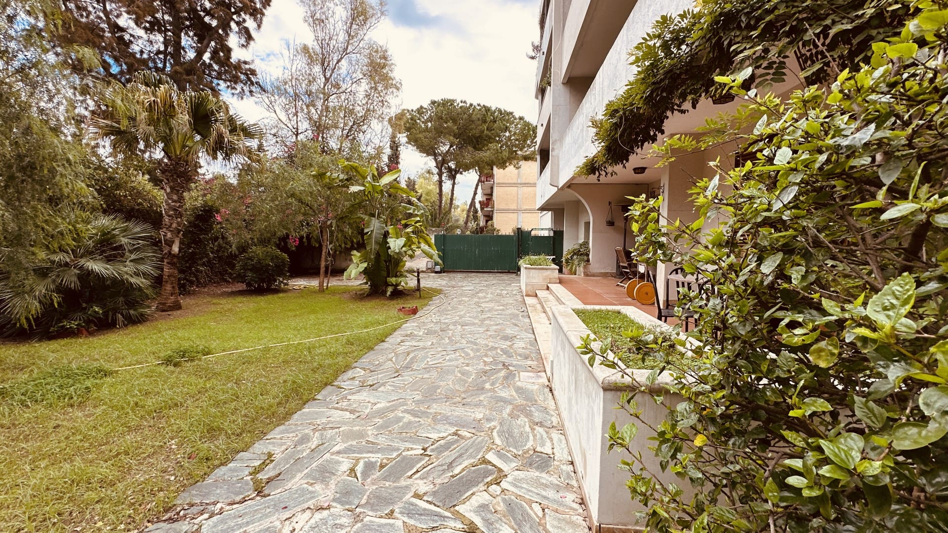 apartment with private garden for sale in syracuse sicily