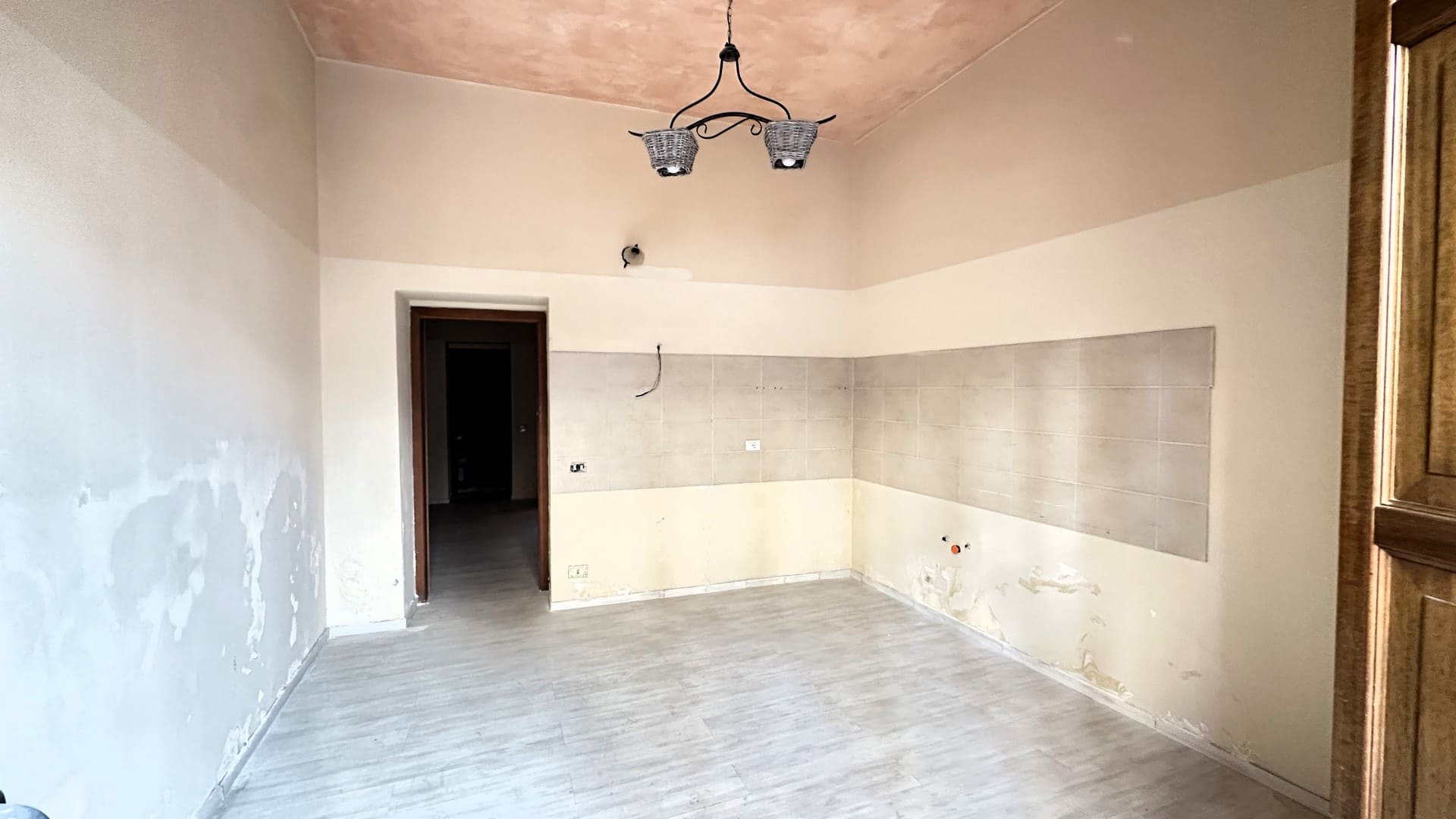detached divisible apartment for sale in borgata syracuse sicily.