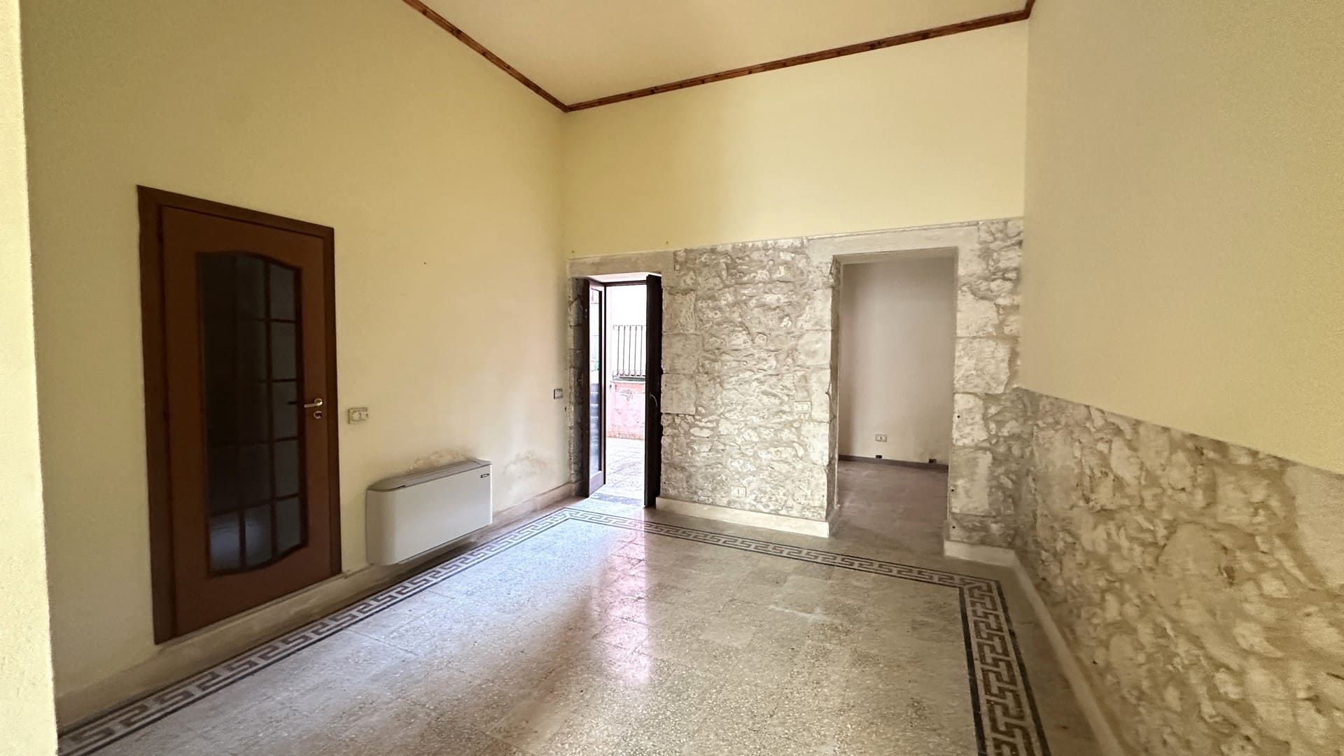 detached divisible apartment for sale in borgata syracuse sicily.