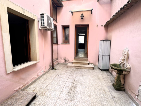 detached divisible apartment for sale in borgata syracuse sicily.