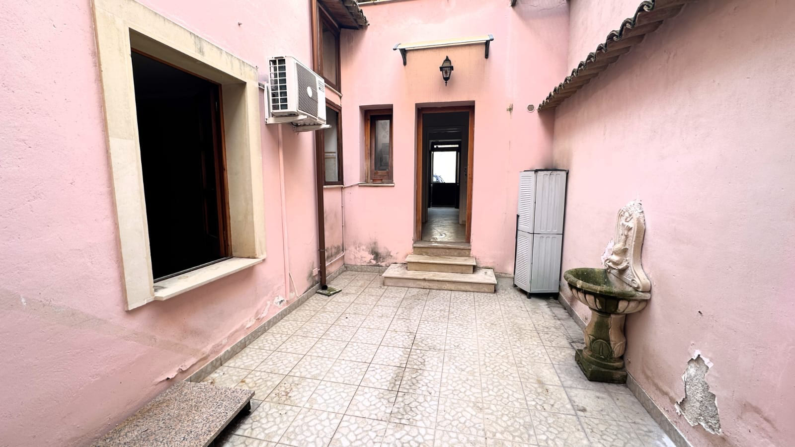 detached divisible apartment for sale in borgata syracuse sicily.