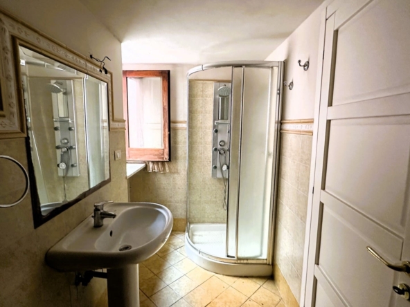 detached divisible apartment for sale in borgata syracuse sicily.