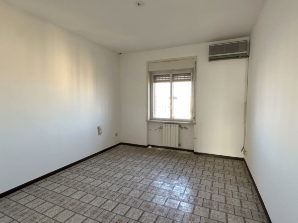 flat with garage syracuse forsale