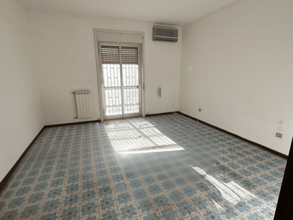 flat with garage syracuse forsale