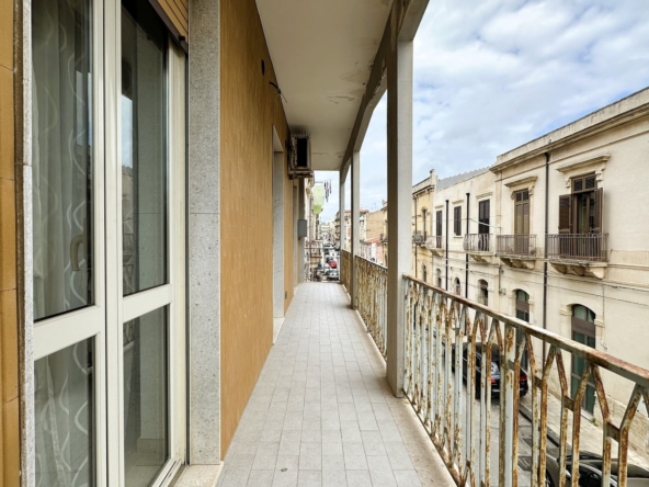 renovated flat for sale in syracuse sicily