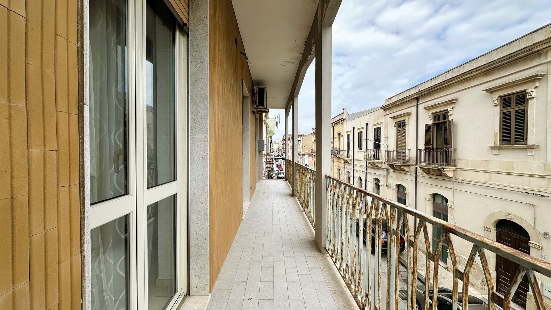 renovated flat for sale in syracuse sicily