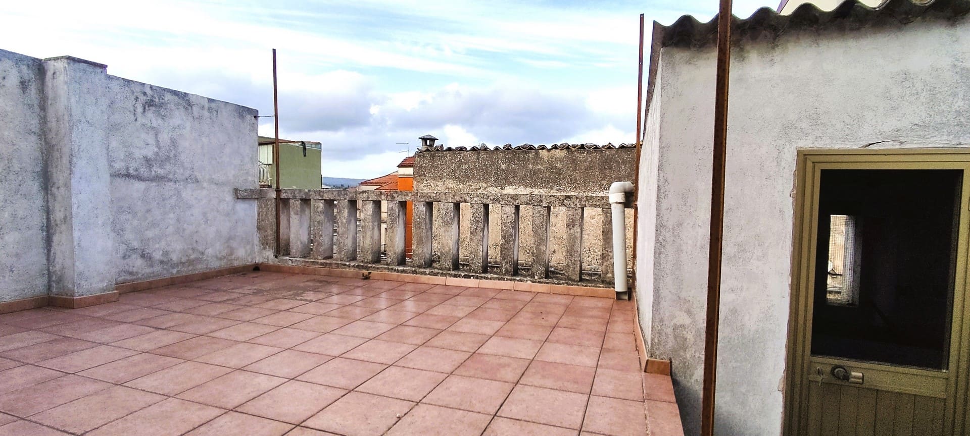 detached house with terrace for sale in palazzolo sicily