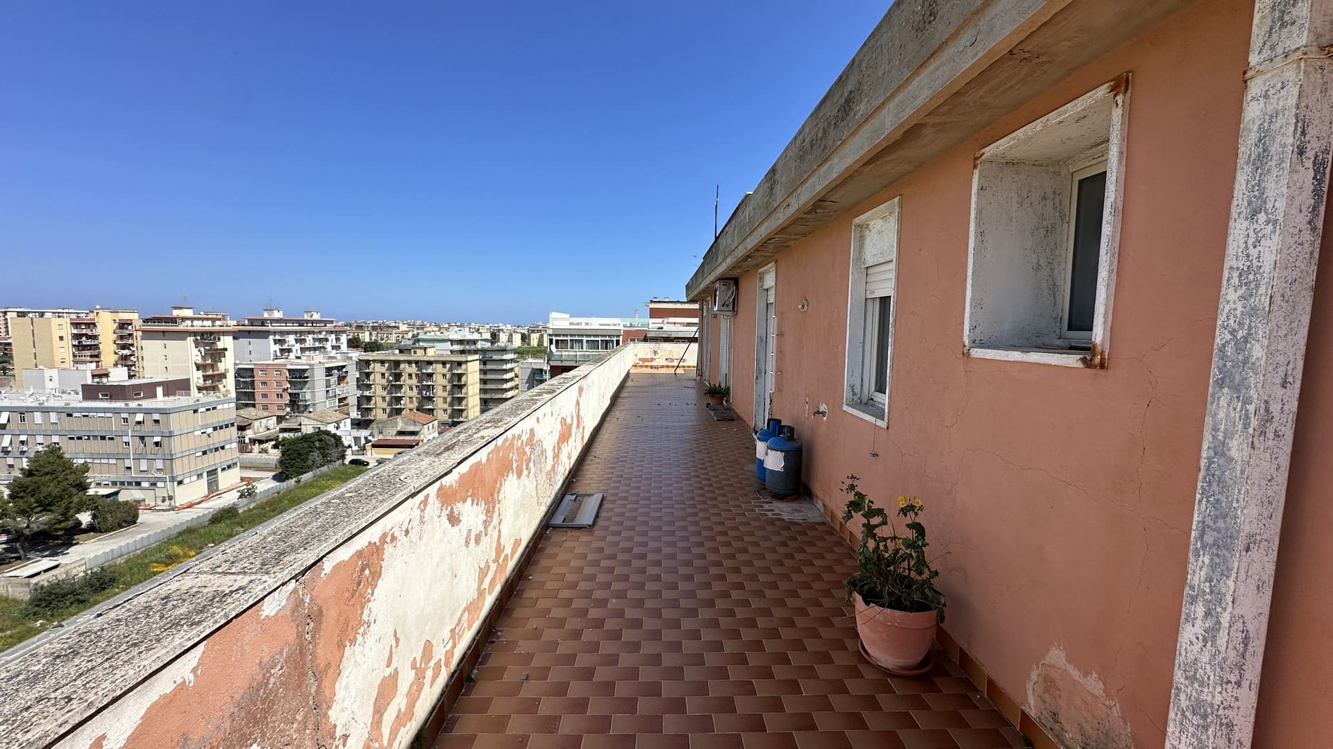 penthouse with seaview terrace forsale in syracuse sicily