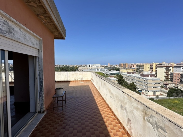 penthouse with seaview terrace forsale in syracuse sicily