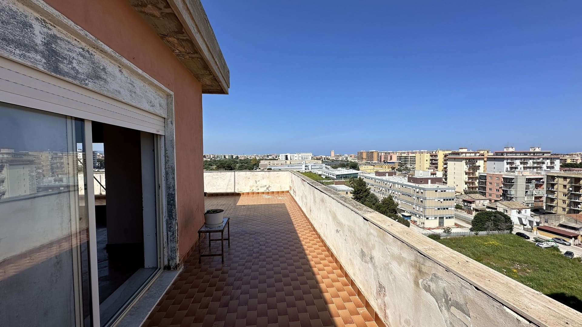 penthouse with seaview terrace forsale in syracuse sicily