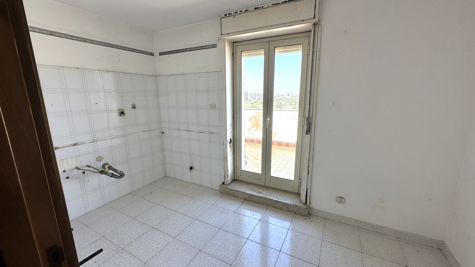 penthouse with seaview terrace forsale in syracuse sicily
