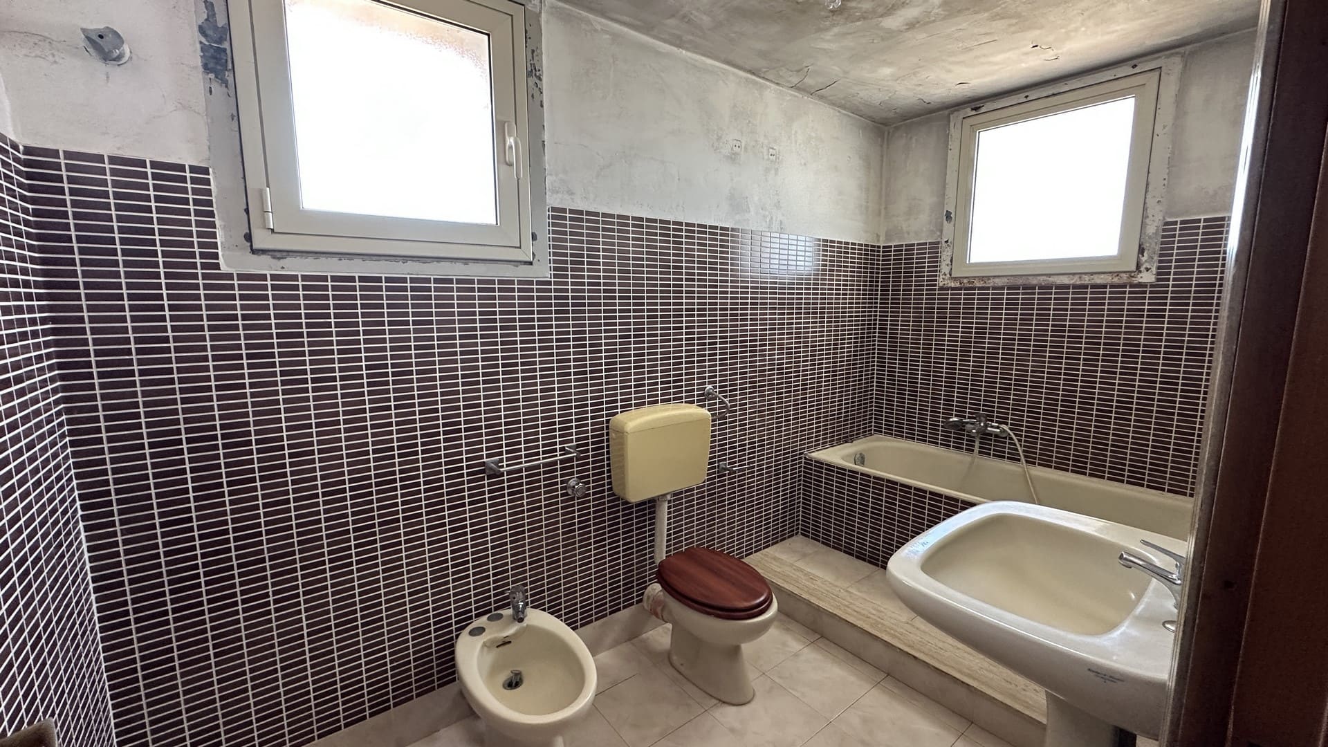 penthouse with seaview terrace forsale in syracuse sicily