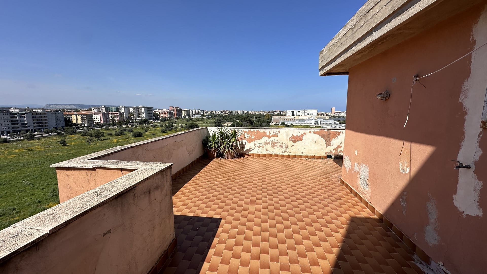 penthouse with seaview terrace forsale in syracuse sicily