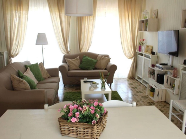 villa with swimming pool for sale syracuse sicily