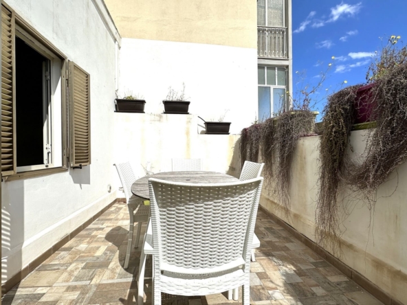 three-room apartment with terrace for sale in Syracuse